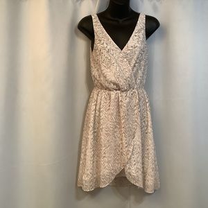 H&M Dress Women’s Size 4. Faux Wrap Tulip Hem Midi White Tan
